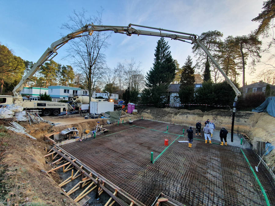 Ein solides Fundament mit Bodenplatte ist die Basis von Gebäuden und Eigenheimen